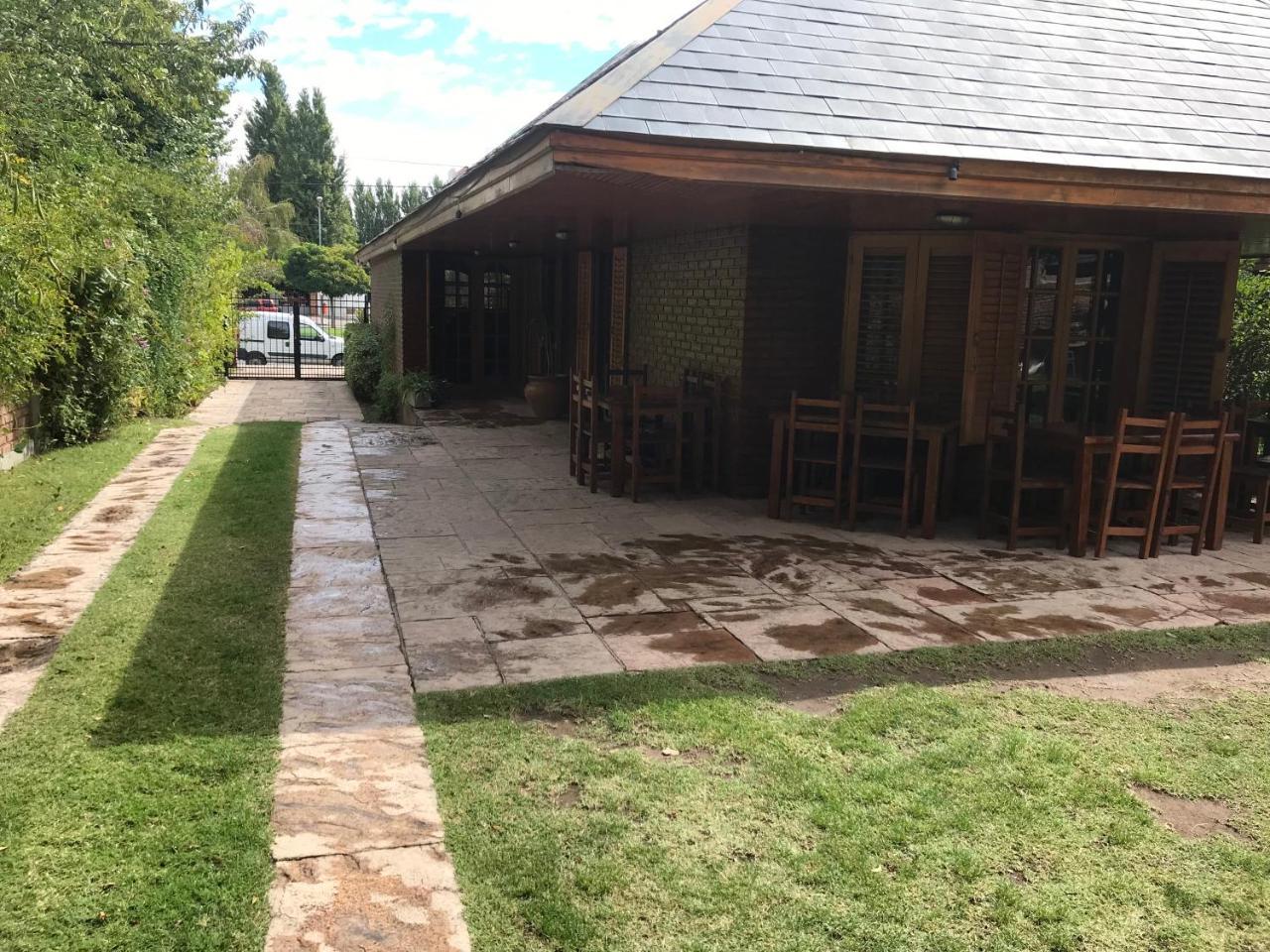 La Casona Del Rio Hotel Neuquen Ngoại thất bức ảnh